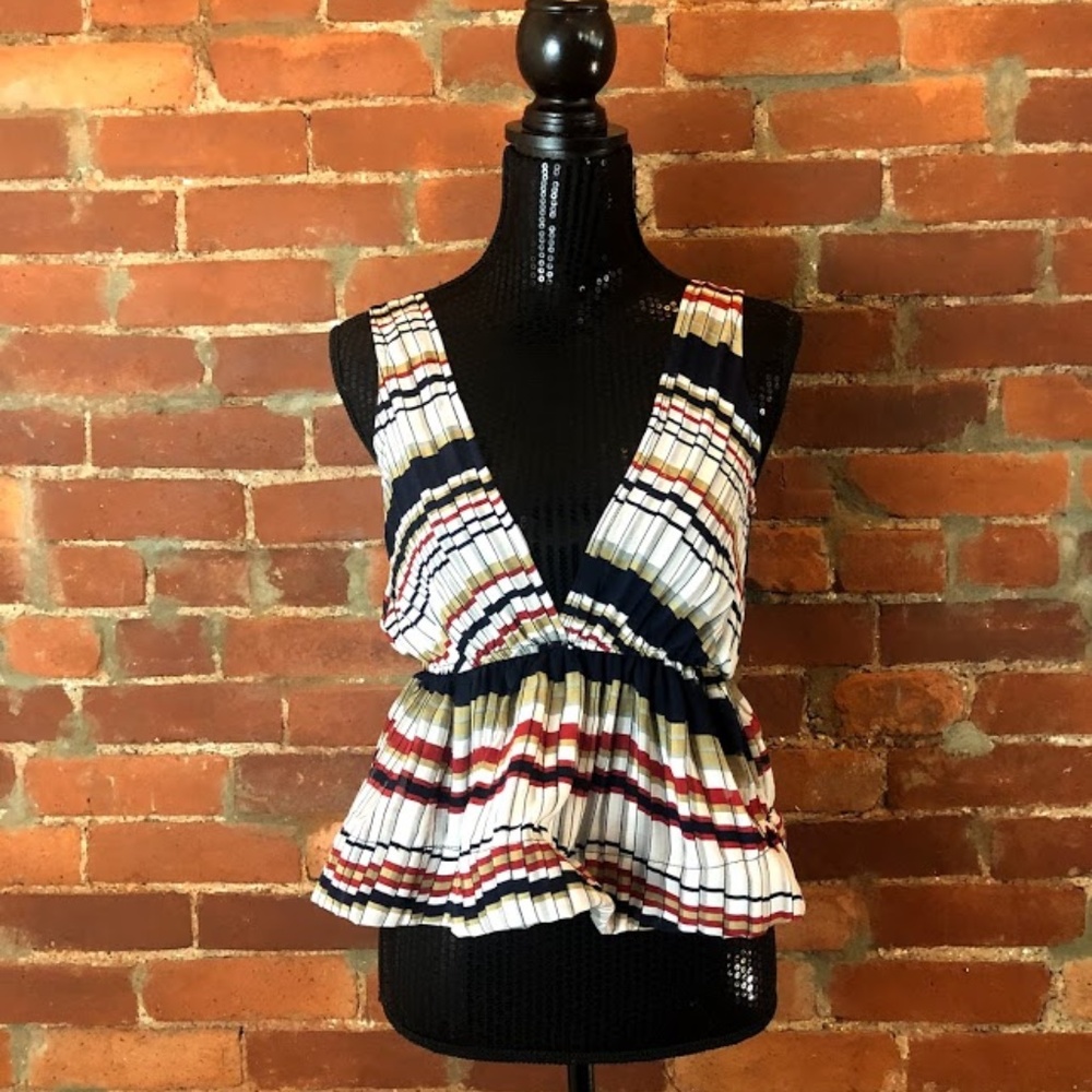 Structured Deep Vee Top